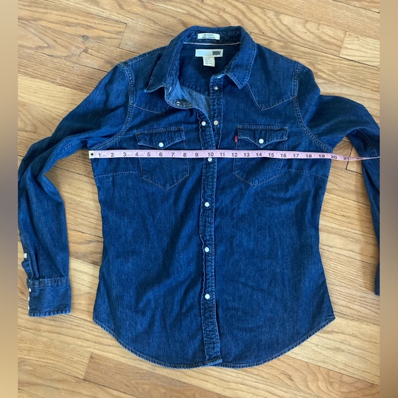 Levi’s Dark Wash Snap Button Shirt - Picture 8 of 9